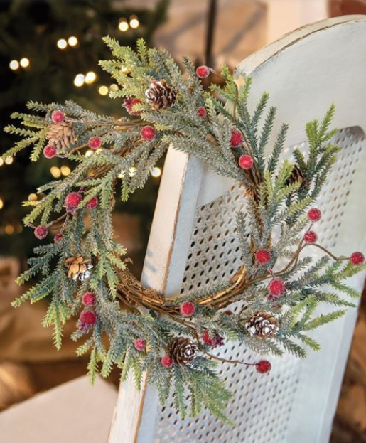 Extendable Farmhouse Wreath Holder